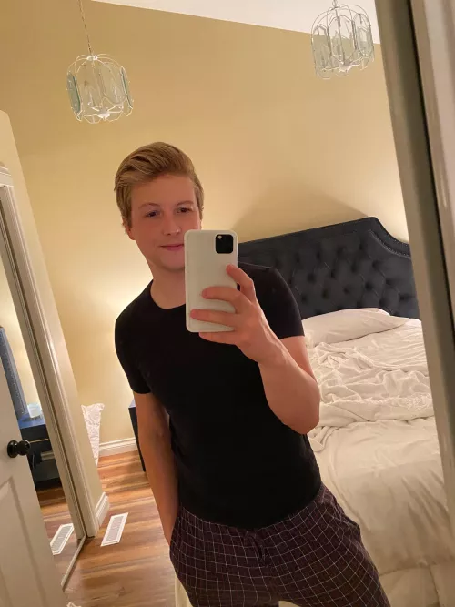 What gay stereotype would I be classified? (twink/twunk/jock etc)? 😂🤷