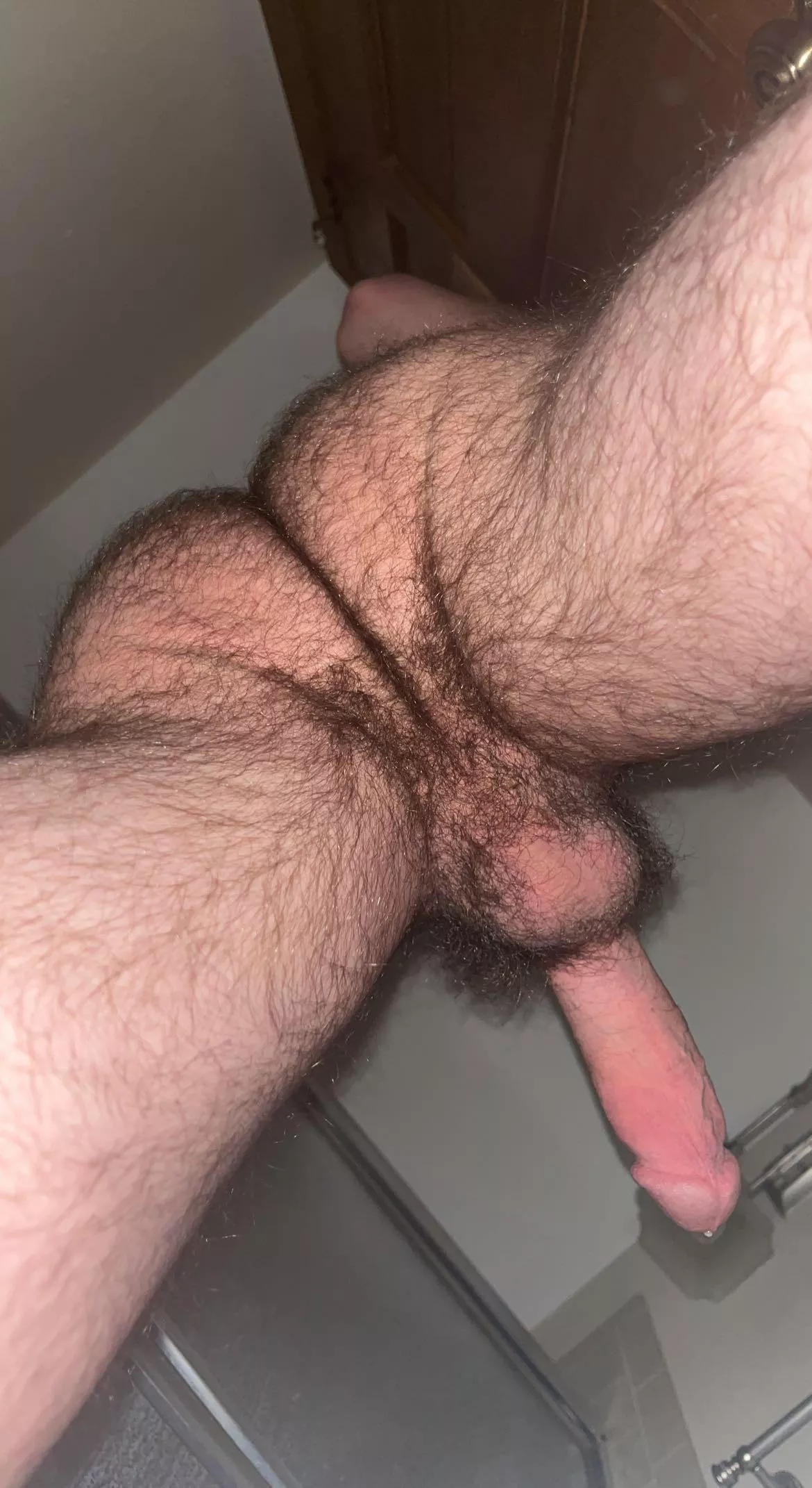 19 freak make me do weird and embarassing things. I’ll do whatever u say daddy kinky+ @h_ng113