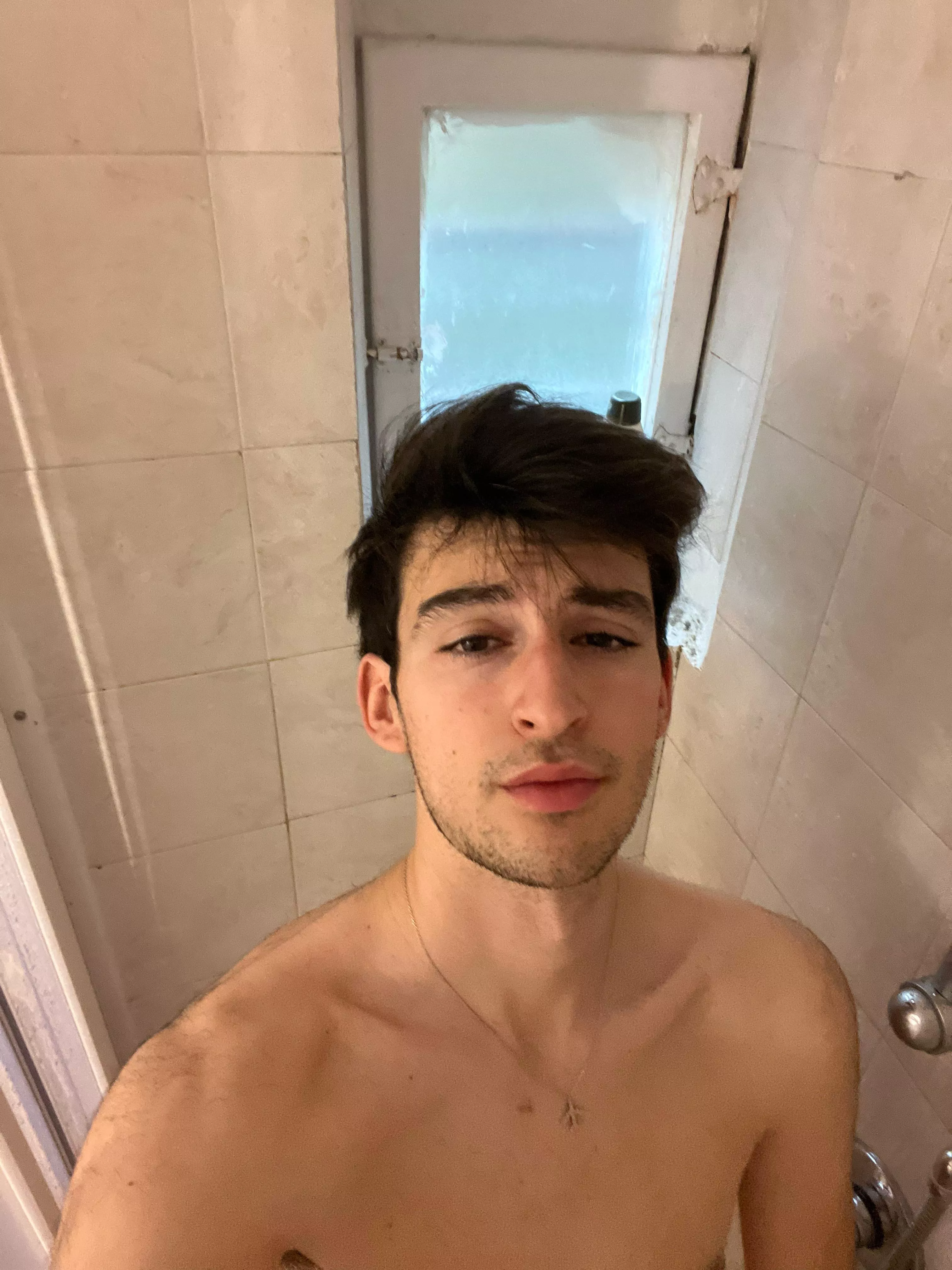 19 spanish handsome fit guy looking for same big d+ abs+ Hmu with pic @chsa03 on add Pls