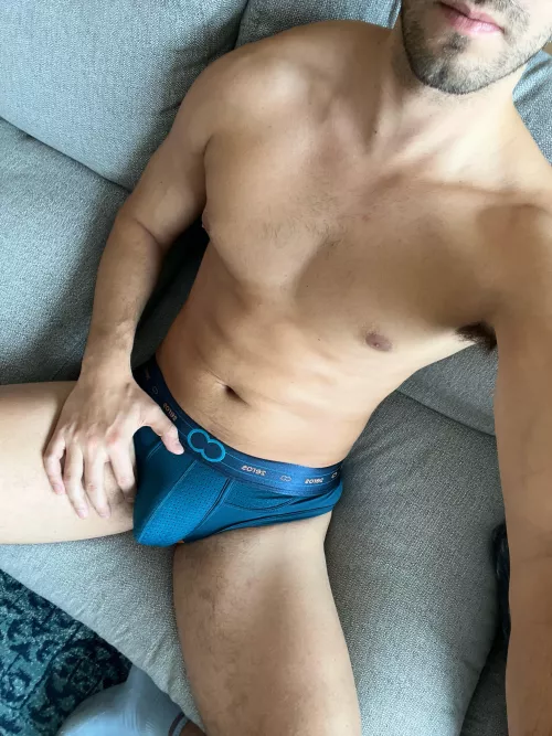 30 looking for fit guys to trade. Add @theloopwr