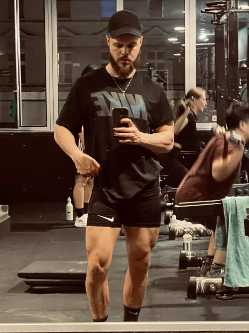 (32) Bro do you even squat