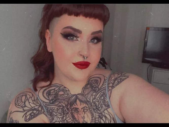 Bold lippy… ruin it for me xo