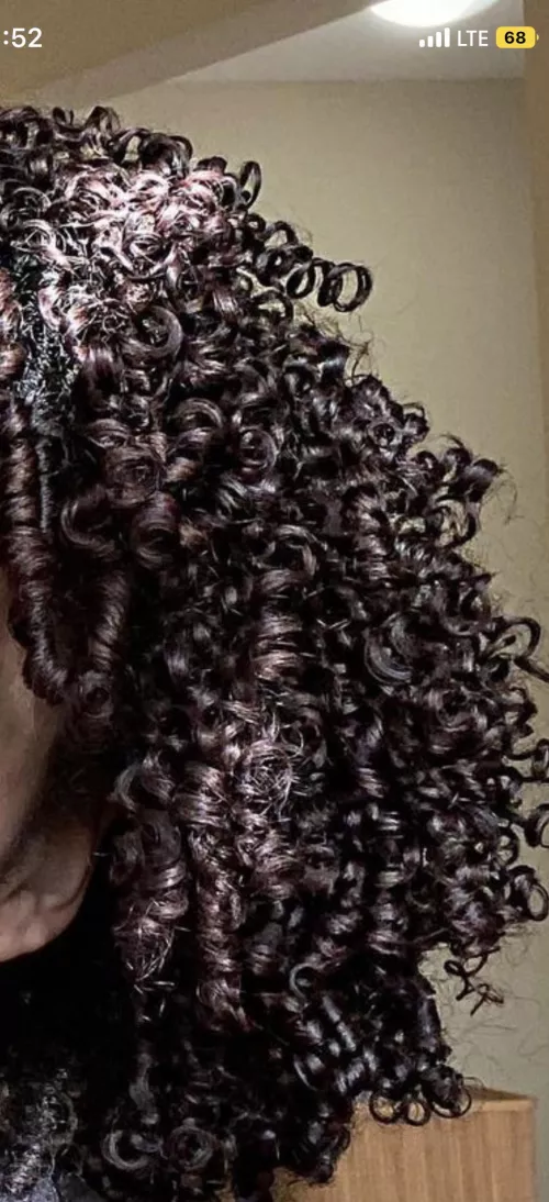 Can someone tell what type curls are these?