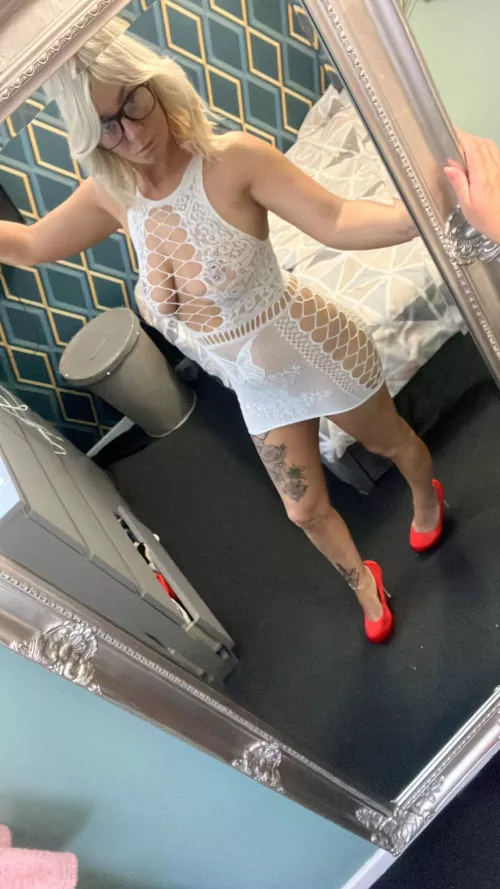 do I look good in white