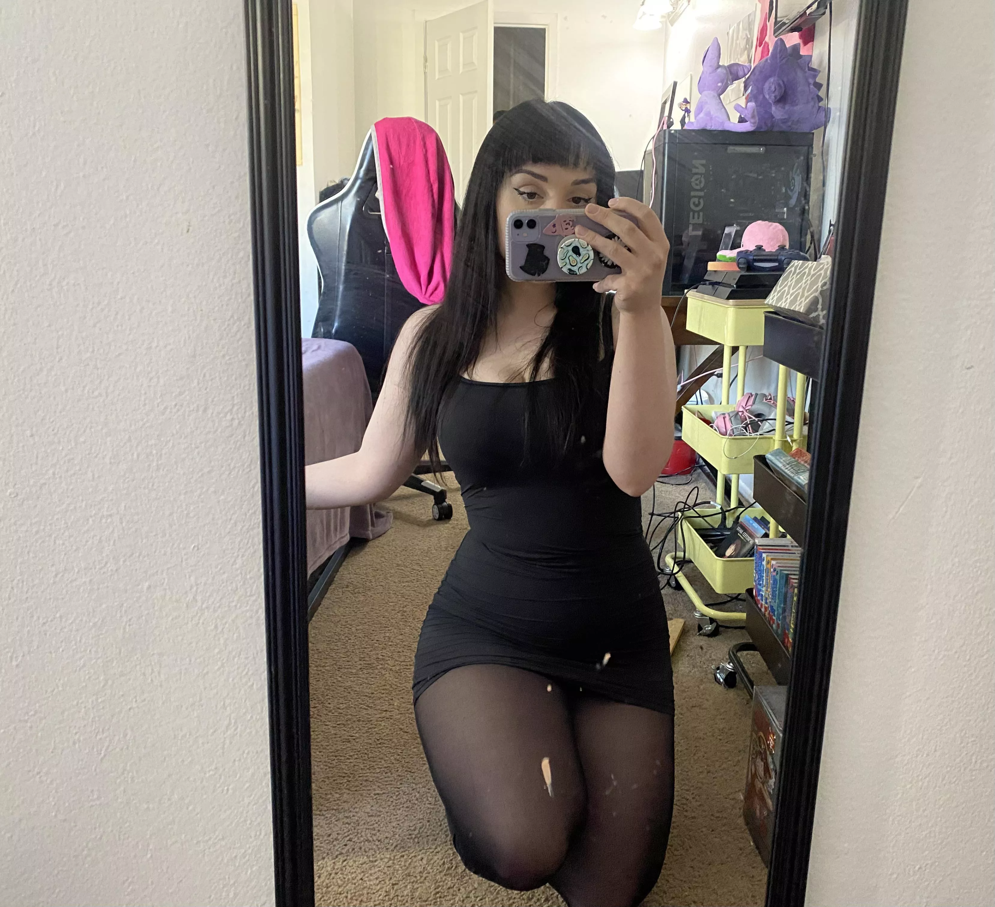 (F) Come clean my mirror for me