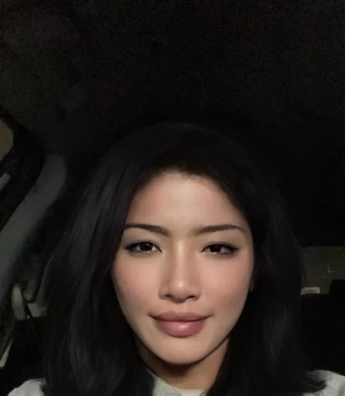 F24 Am I pretty enough for this sub?