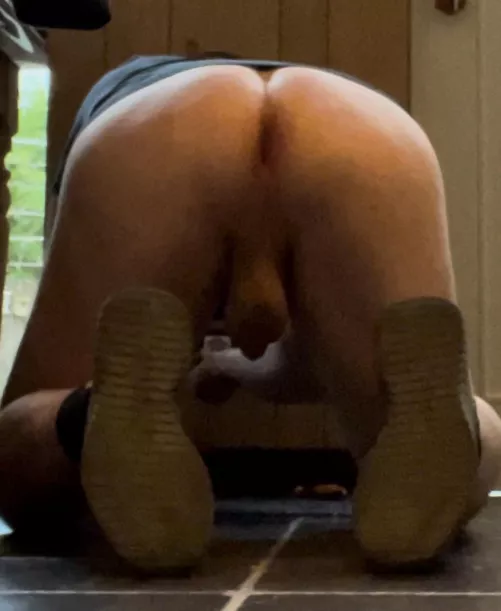 Fixing back a wall outlet the proper way.