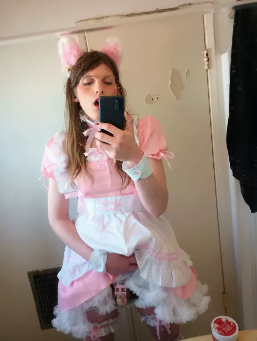 Had my first sissygasm caged up and took this to commemorate the occasion ❤️