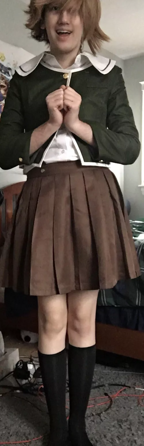 I did this cosplay a while back that ended up being too big for me, so I had to return it. Do you guys think it’s cute enough to buy again?