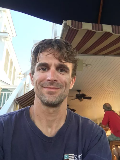 I got a little shy and deleted this pic a while back, but it reminds me that Spring is coming!