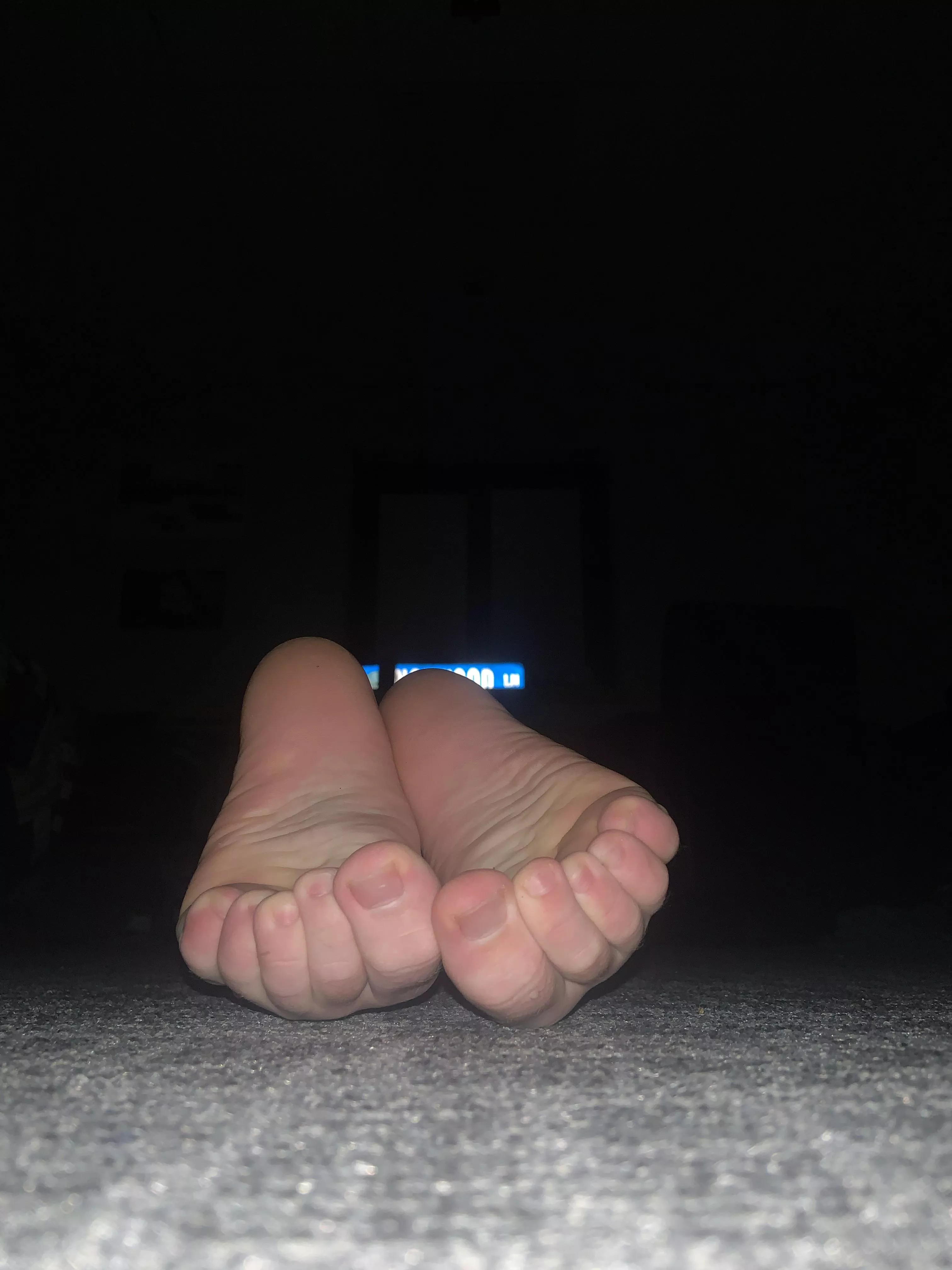 i wouldn’t mind a few licks rn, any takers ?