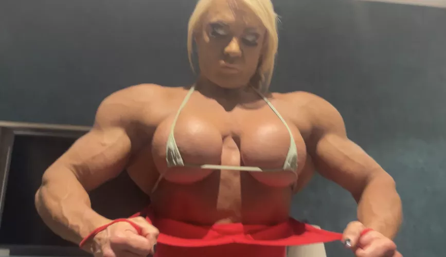 IFBB Pro Lisa Cross Pro Female Bodybuilder