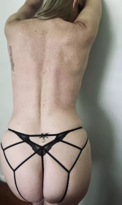 It’s all in the detail 🐝 (OC) (F)