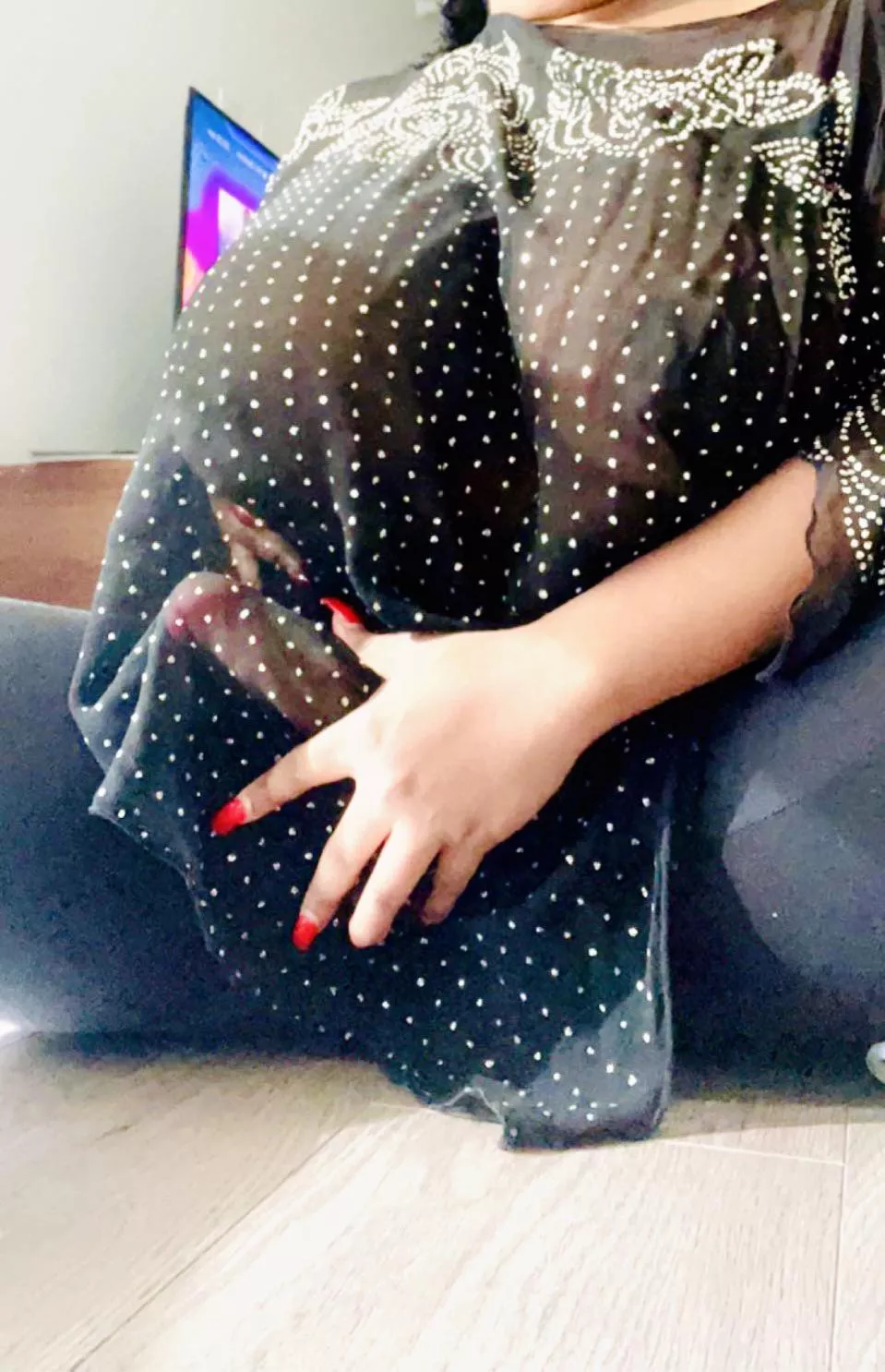 It’s our first date. I’m wearing a really sheer top and you see this peaking through .. Wyd?😈