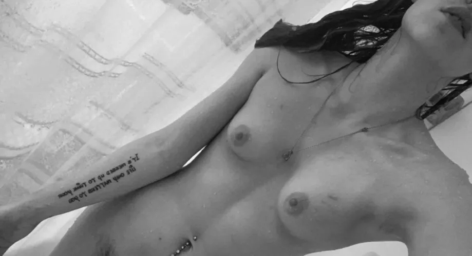 Let’s have some cum together my page is free.