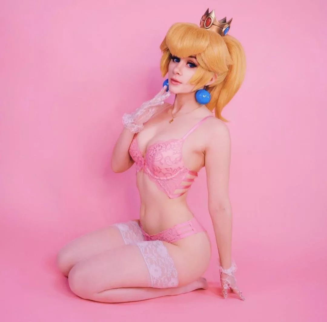 Lingerie Princess Peach by sammyscosplay