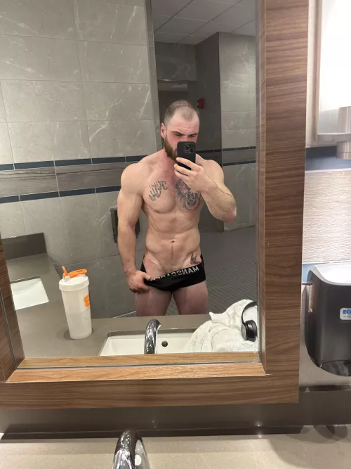 Little sauna and fasted cardio to start the day off right. 😈