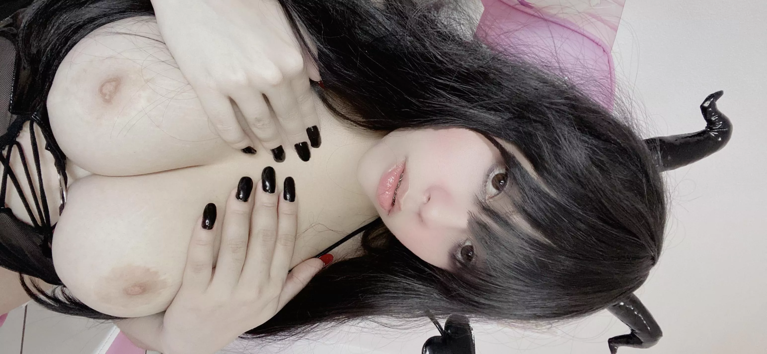 my application to be ur devil goth gf