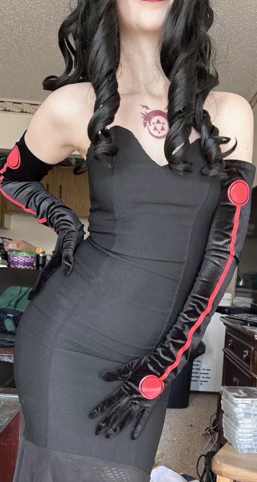 my cosplay fits like a glove 😍