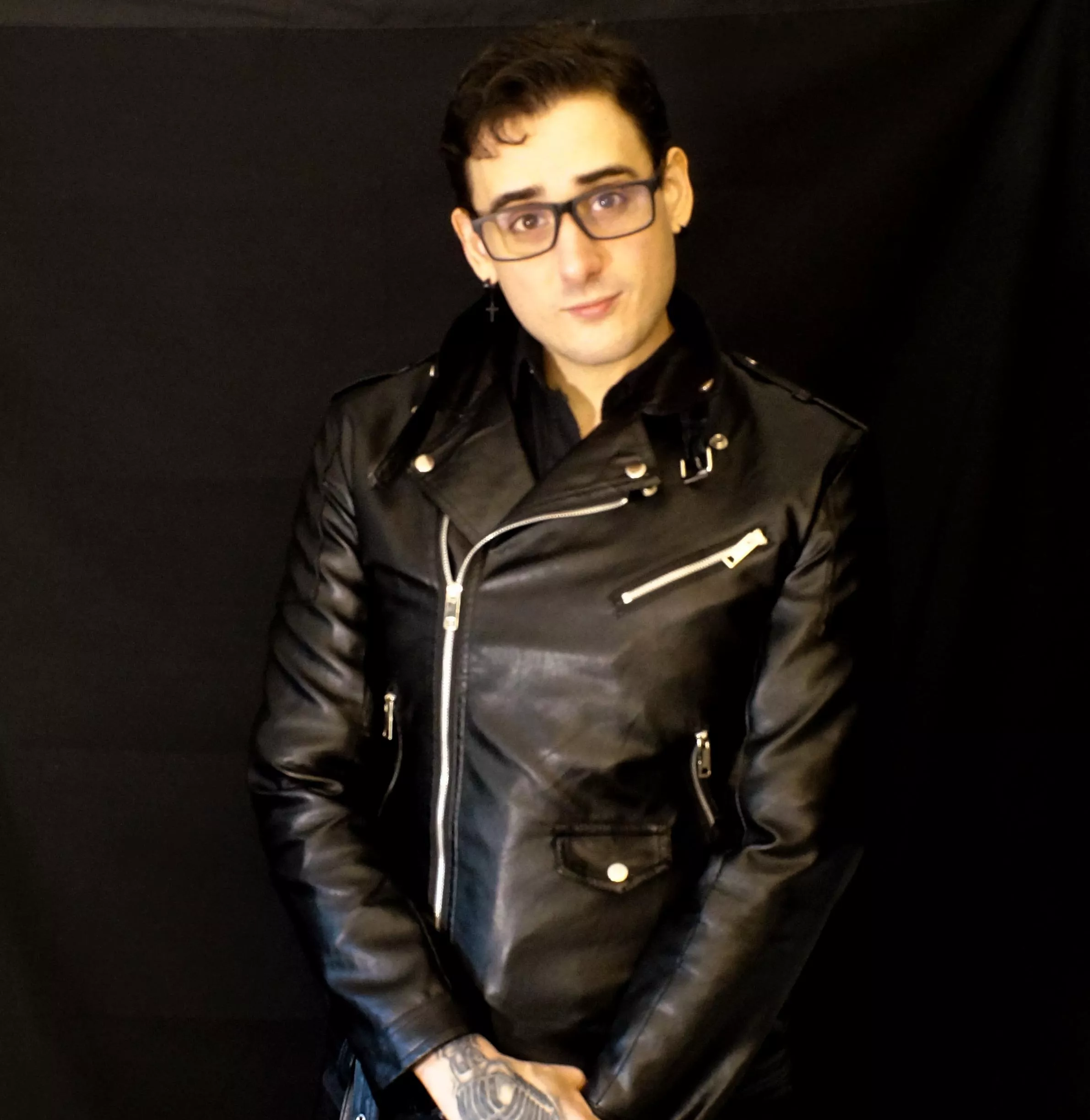 New here, saying hello ;)