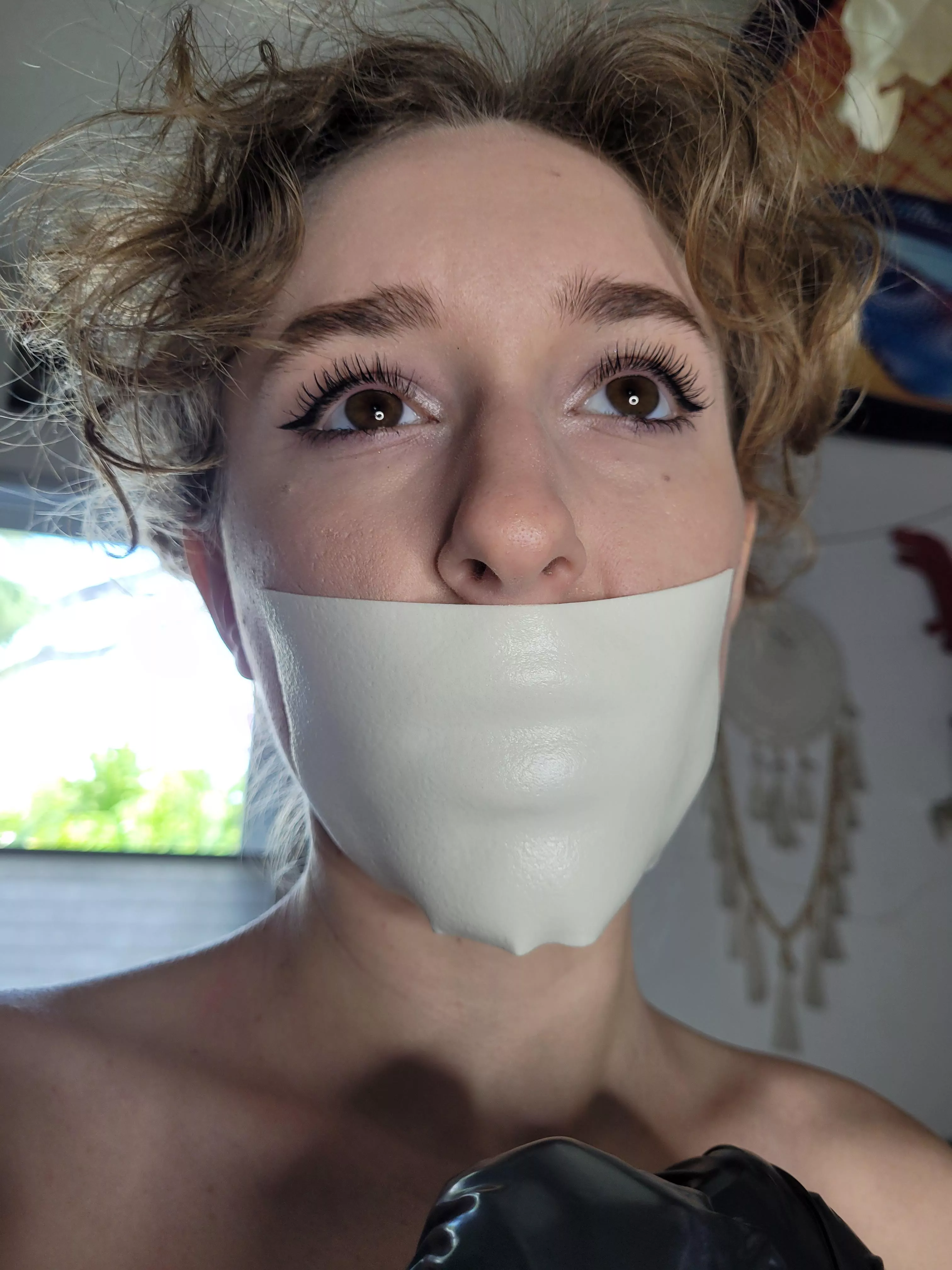 nice lip imprint, huh?