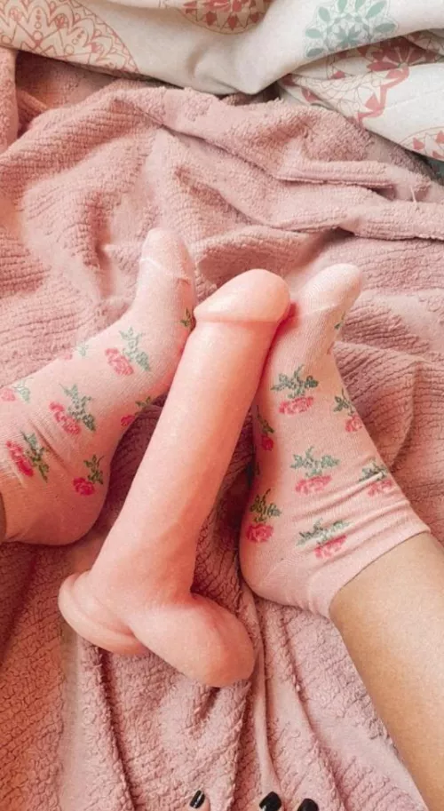 omg my toy is bigger than my feet