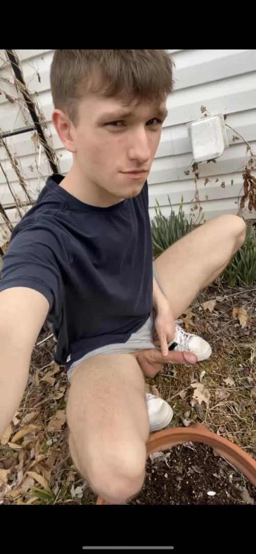 Playing in the garden 🪴