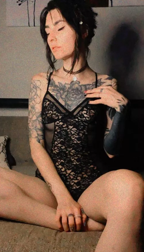 Ready for some hot play in bed 😏