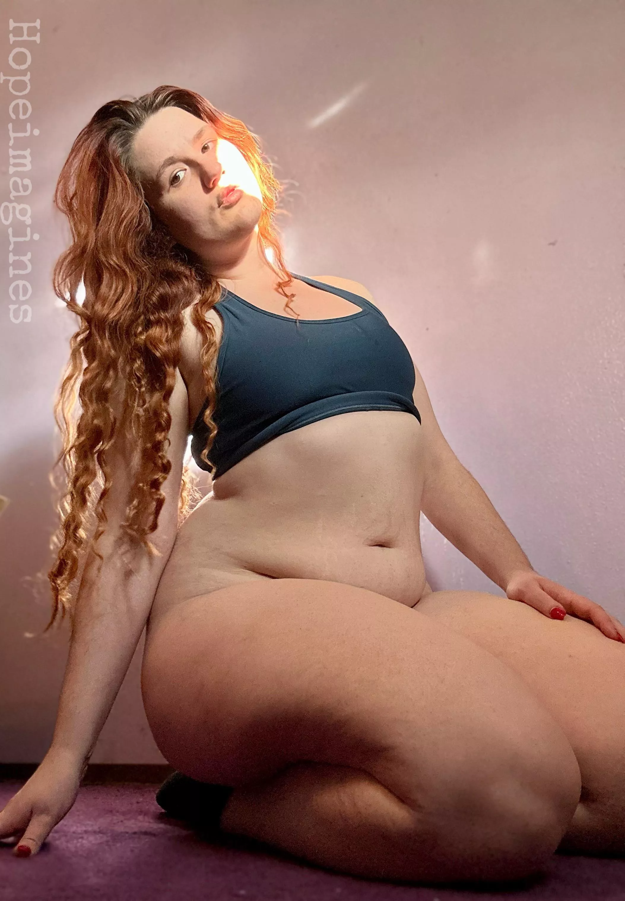 Sometimes a thick girl on her knees is all you need 👅