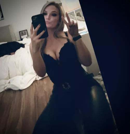 Stoned orgasms are next level… Have one inside me?