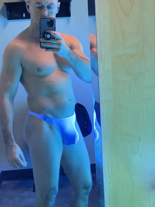 Tanning bed time after the workout (M)
