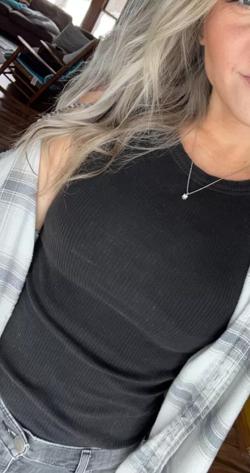 The girl next door😈