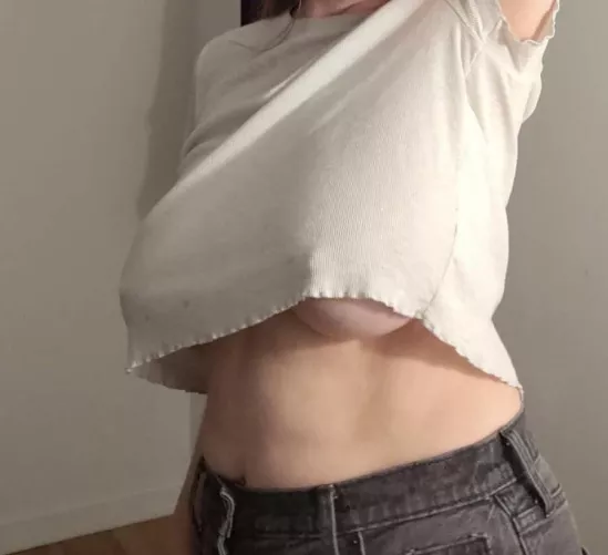 This top may or may not be from highschool - how are they gonna know 😝