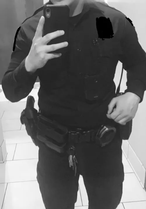 Where are the bad girls at? 👮🏻‍♂️