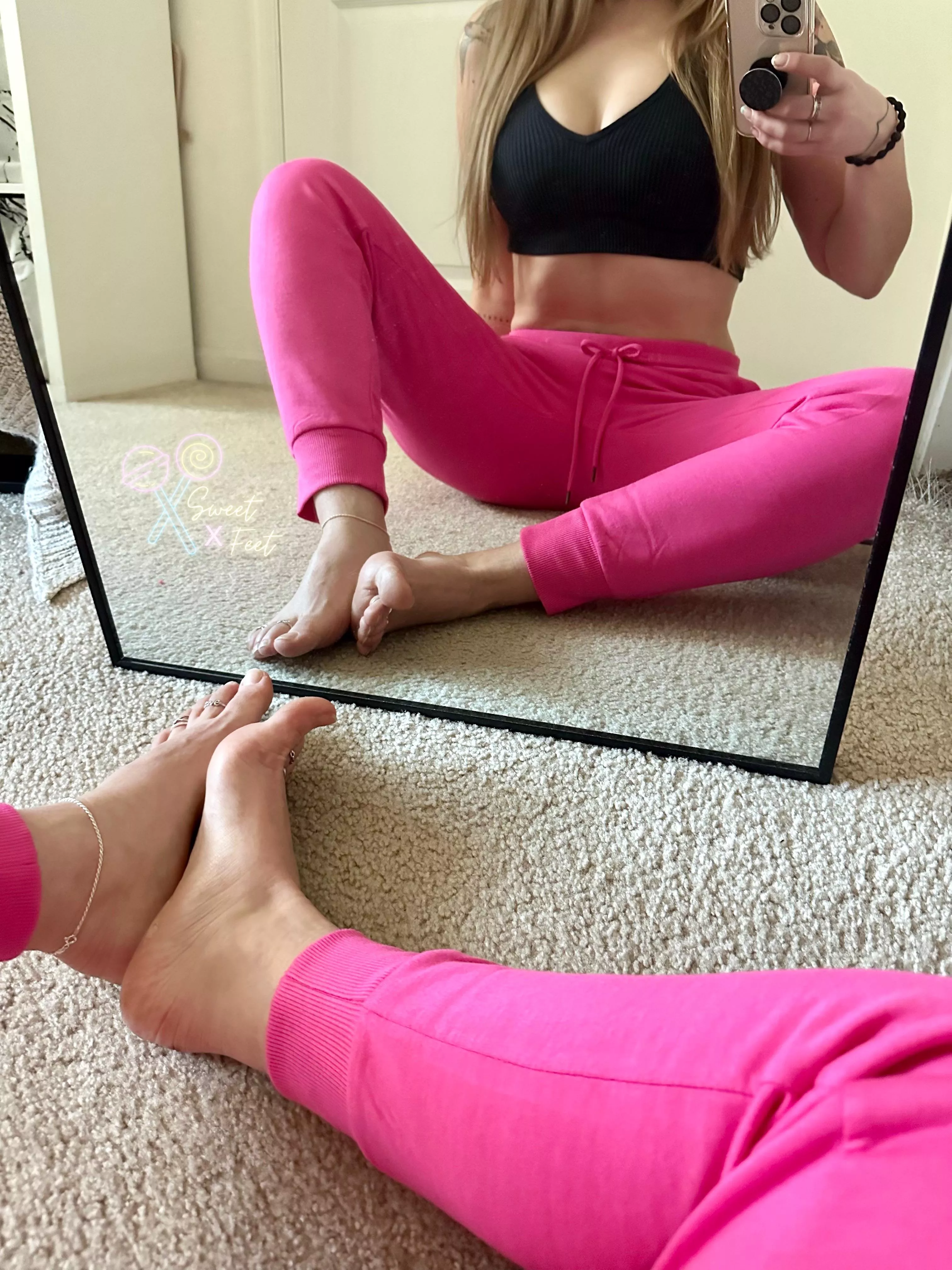 🍭🧁Who else is joining me today to worship these sweet soles?🍩🍬