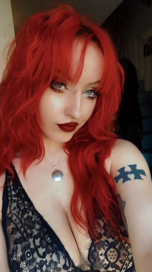 Who likes a red lip? 💋