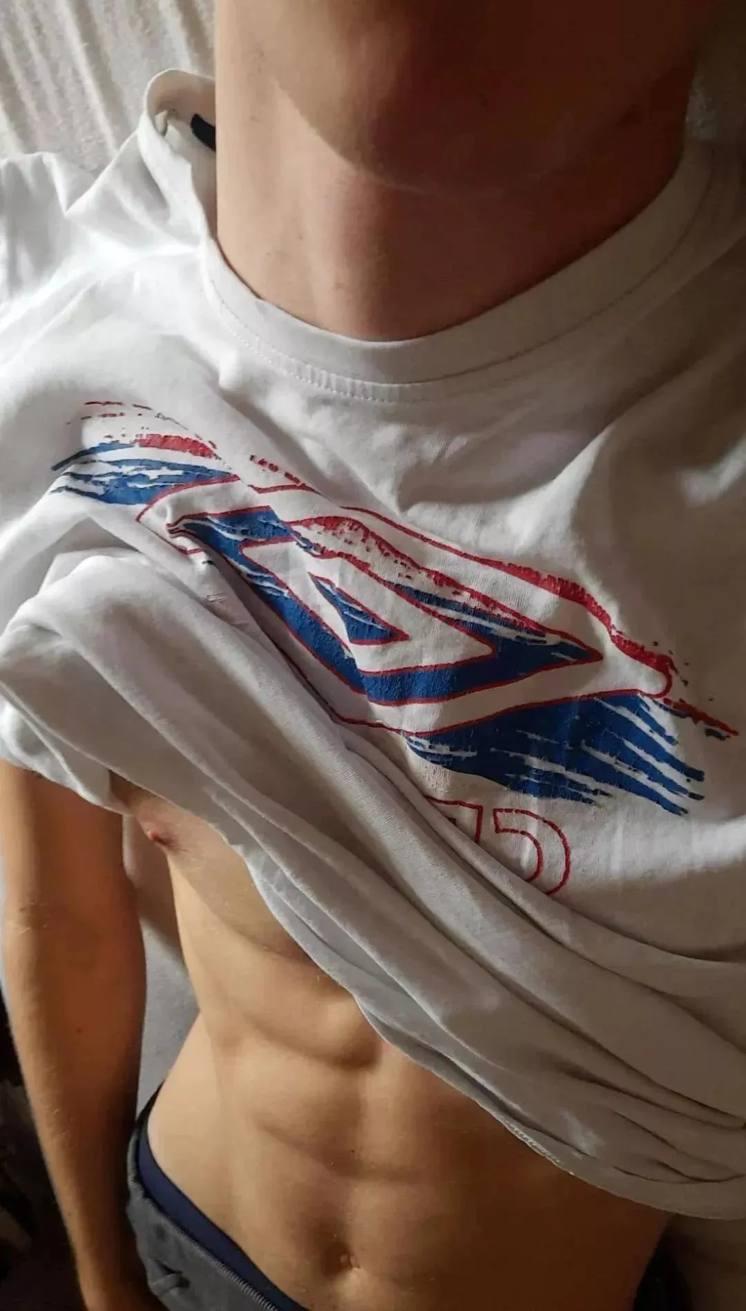 18 twink for handsome/hairy dudes, no chubs, add me jomarcus22