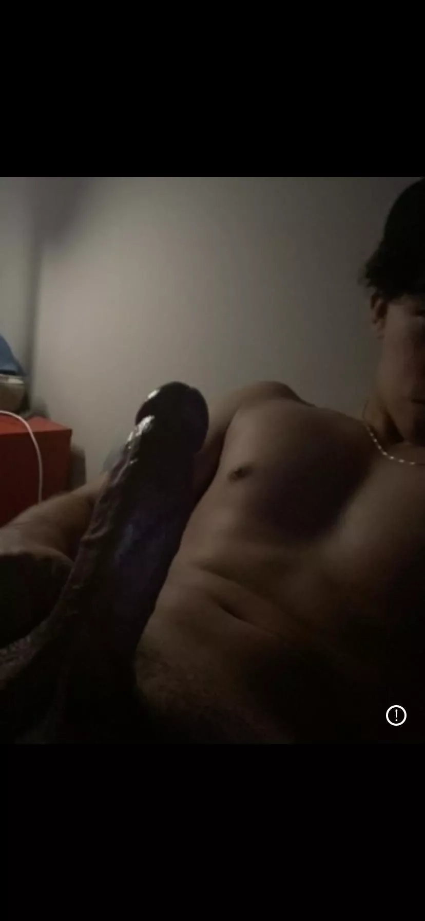 19 looking for hung guys add my snap: jaykaoa