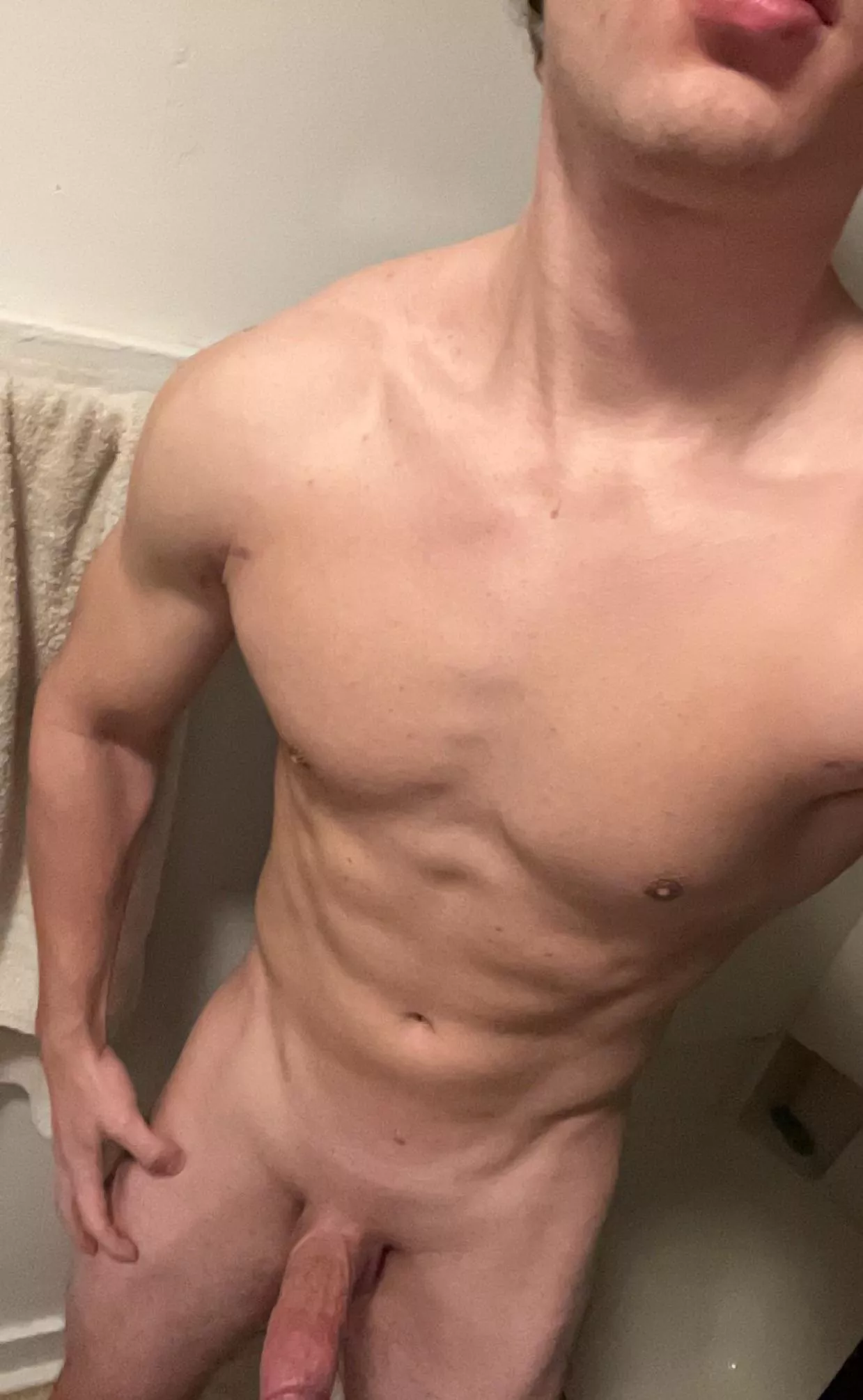 22 sub looking to server fit muscle doms cmiller2022821