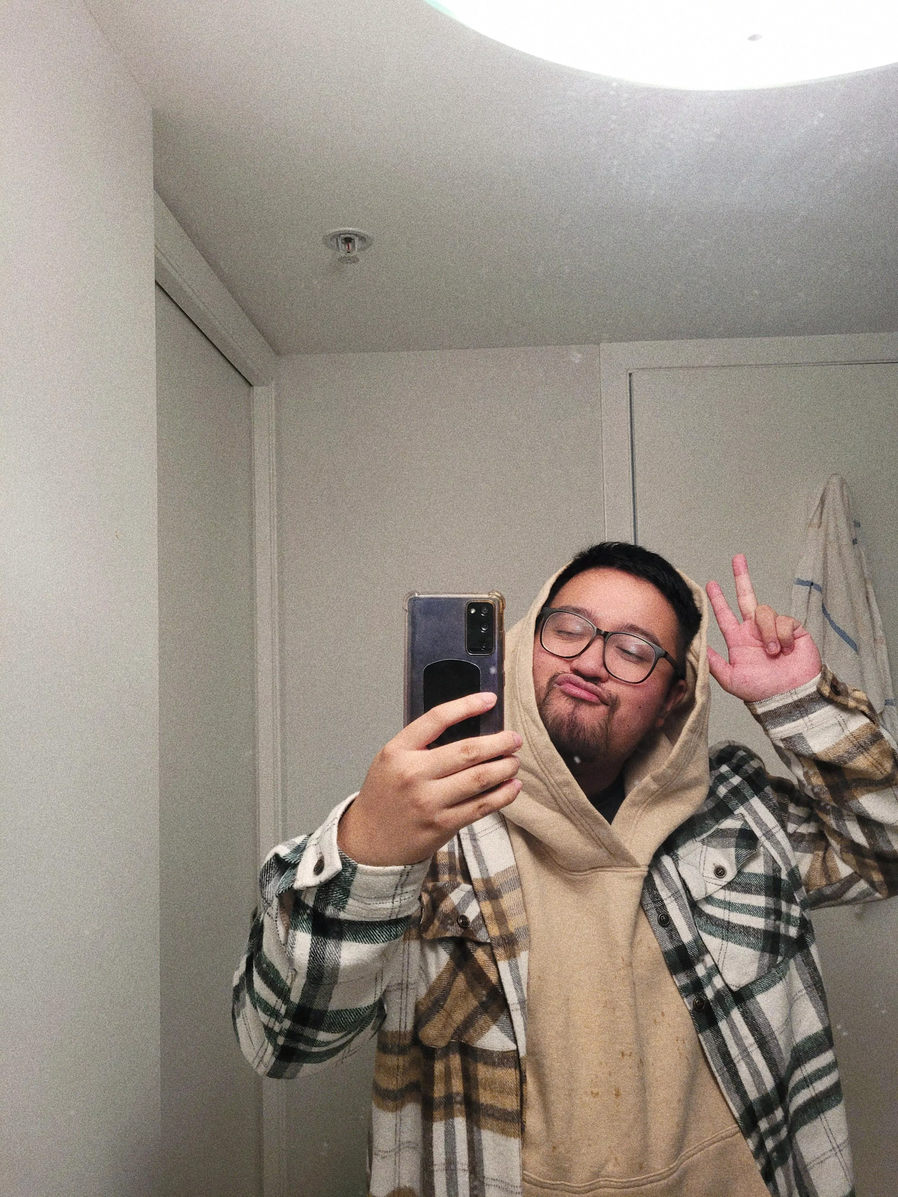 Anyone down for some games like League of Legends (NA) or Dead by Daylight? ☺️