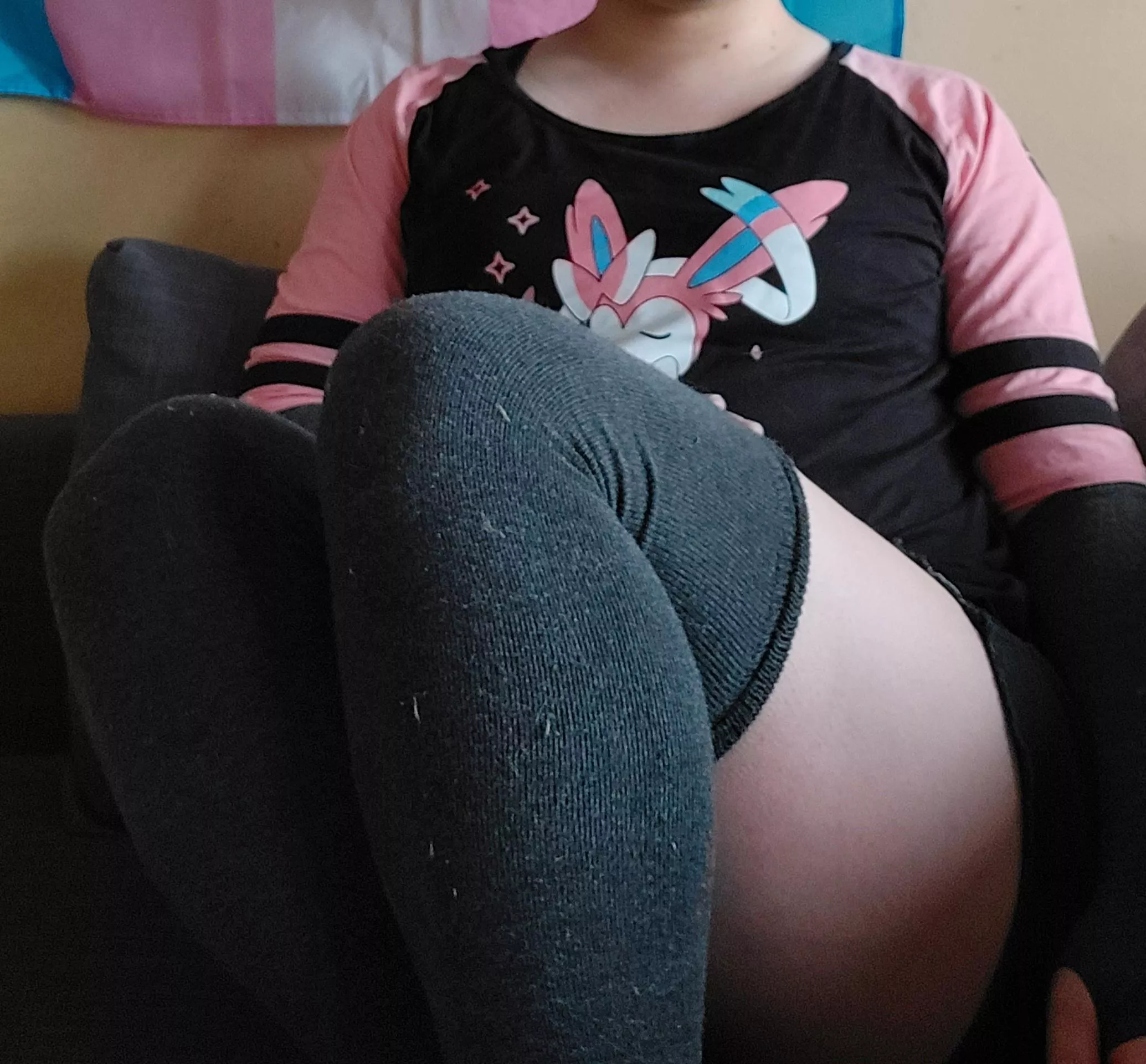 Been working on my thighs progress 1 month😊