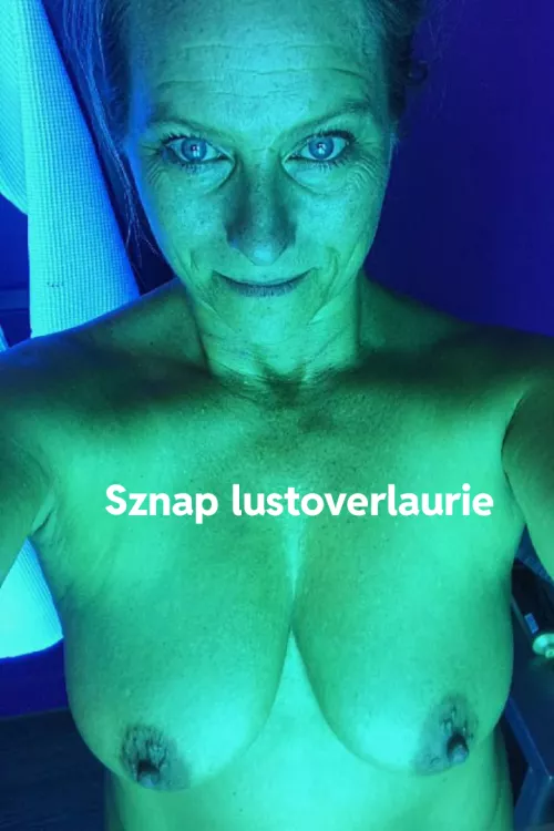 Electric Love Sznapzhat lustoverlaurie