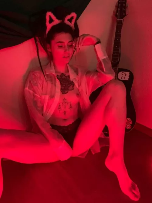 Fun, fuckable and fertile 😏