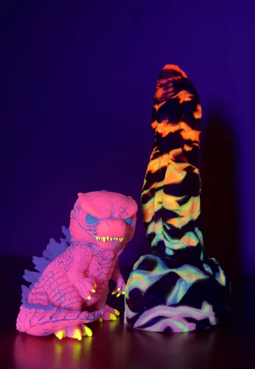 Godzilla vs Orochi in UV!