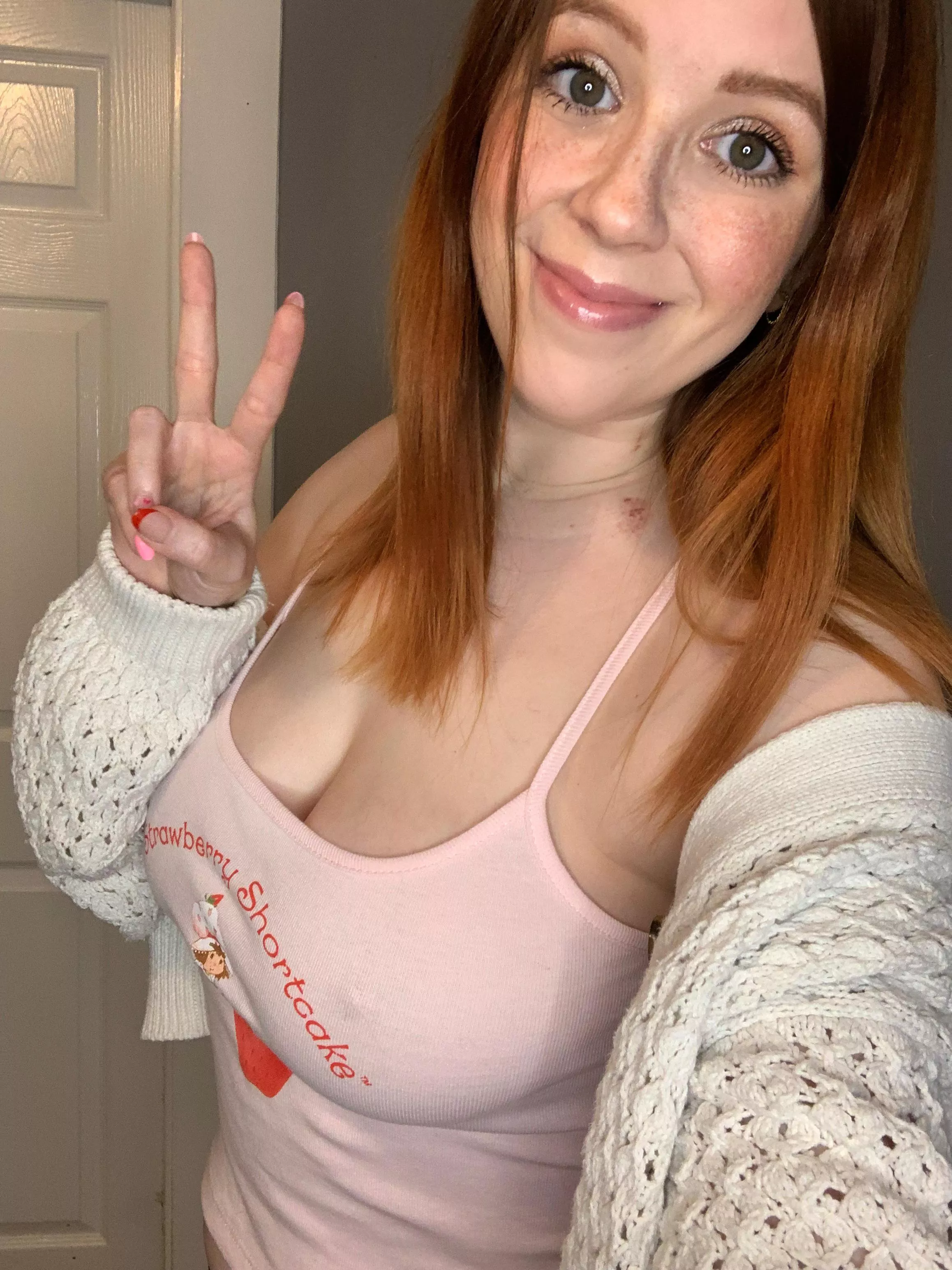 Happy Monday from your favourite ginger! Have an amazing day! [F]