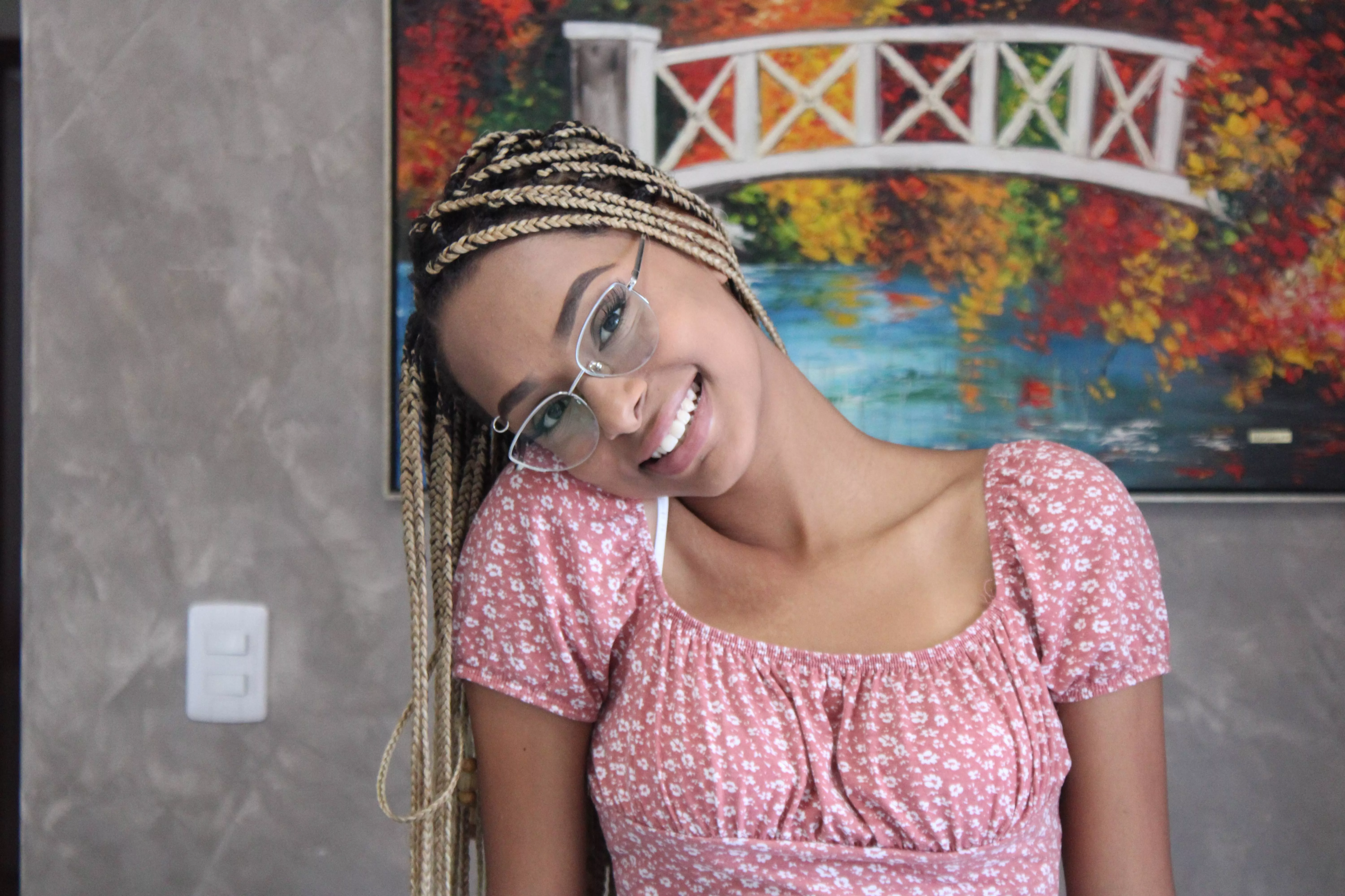 Here's a cute girl to make your night prettier