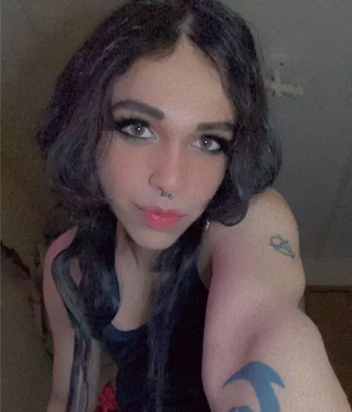 How many licks does it take to get to the center of a Tootsie Pop? 🖤