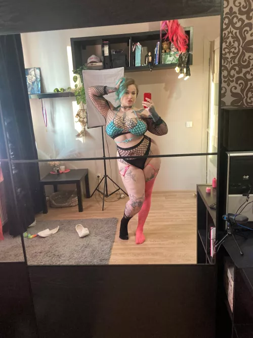 I feel emo phase 💚💖🖤