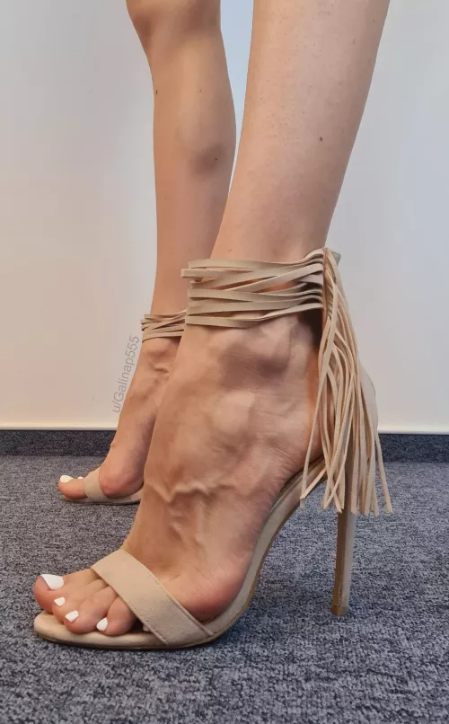 I hope you like heels and veiny feet 🥰
