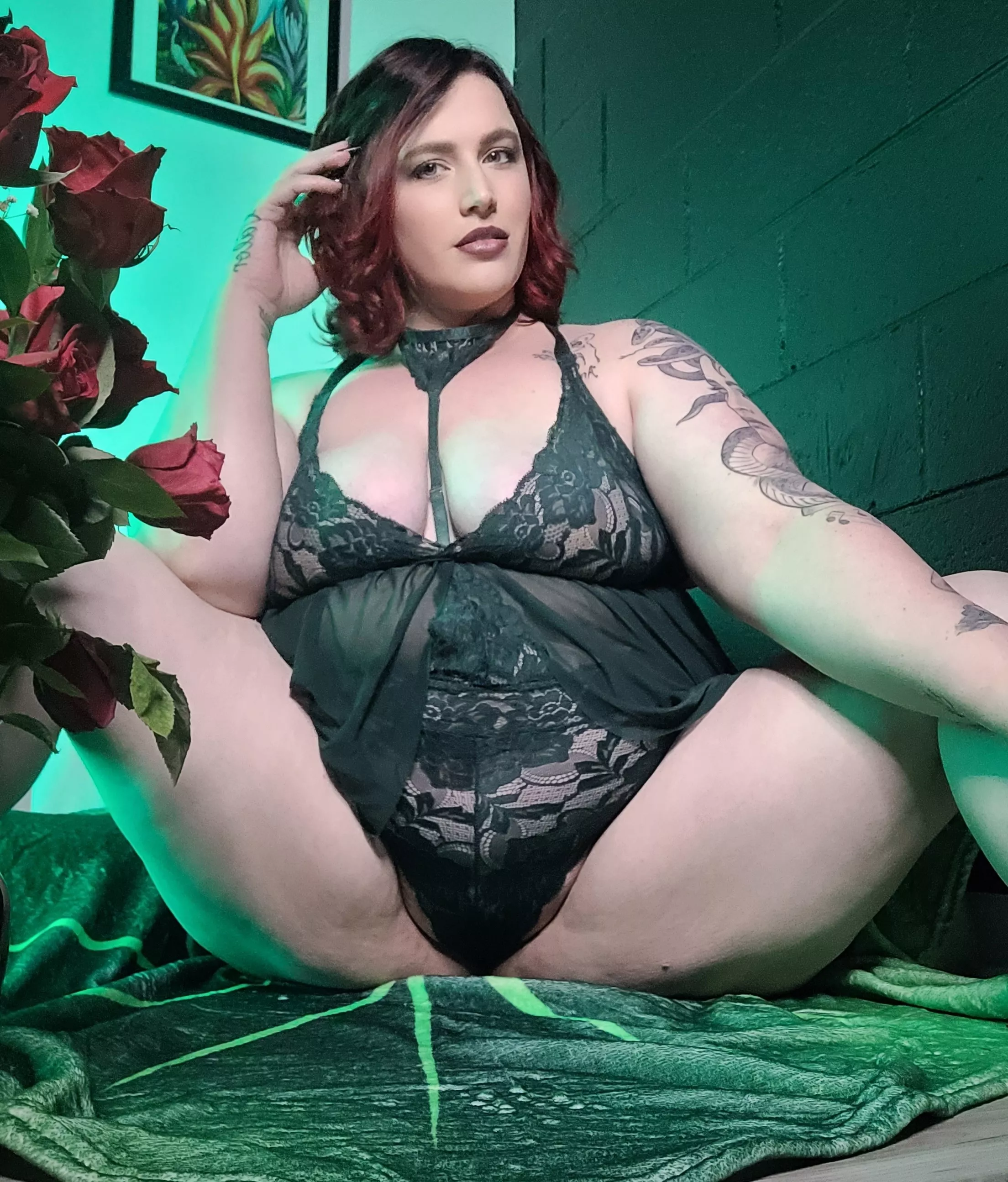 I need someone to worship my curves.